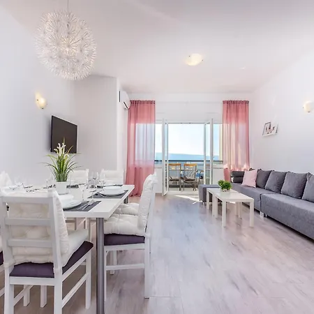 Gorgeous Homes With Swimming Pool Jacuzzi And A Magnificent Sea View