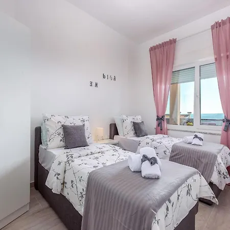 Gorgeous Homes With Swimming Pool Jacuzzi And A Magnificent Sea View * Dramalj