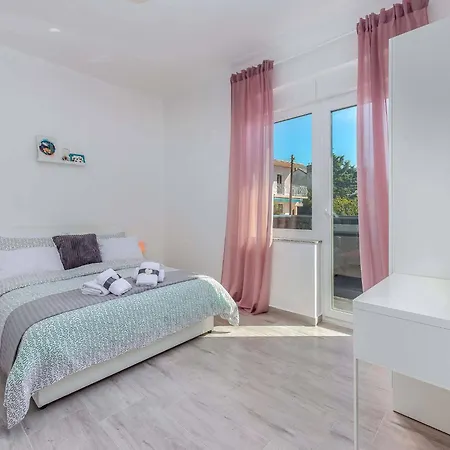 Gorgeous Homes With Swimming Pool Jacuzzi And A Magnificent Sea View *
