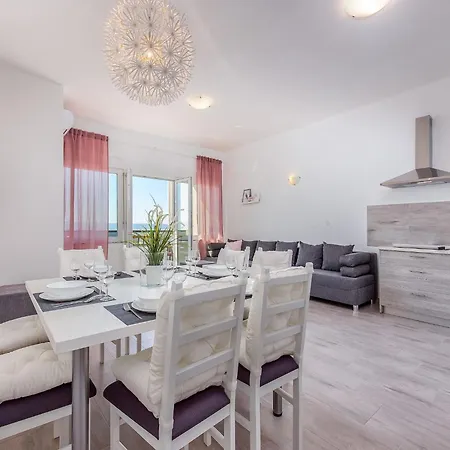 Gorgeous Homes With Swimming Pool Jacuzzi And A Magnificent Sea View