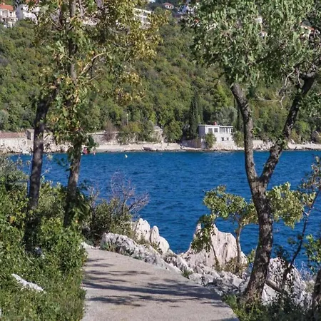 Gorgeous Homes With Swimming Pool Jacuzzi And A Magnificent Sea View Dramalj